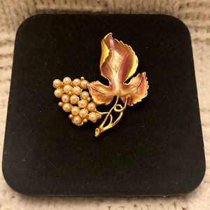 Gold Tone Leaf and Pearl Cluster Brooch - Pink Enamel